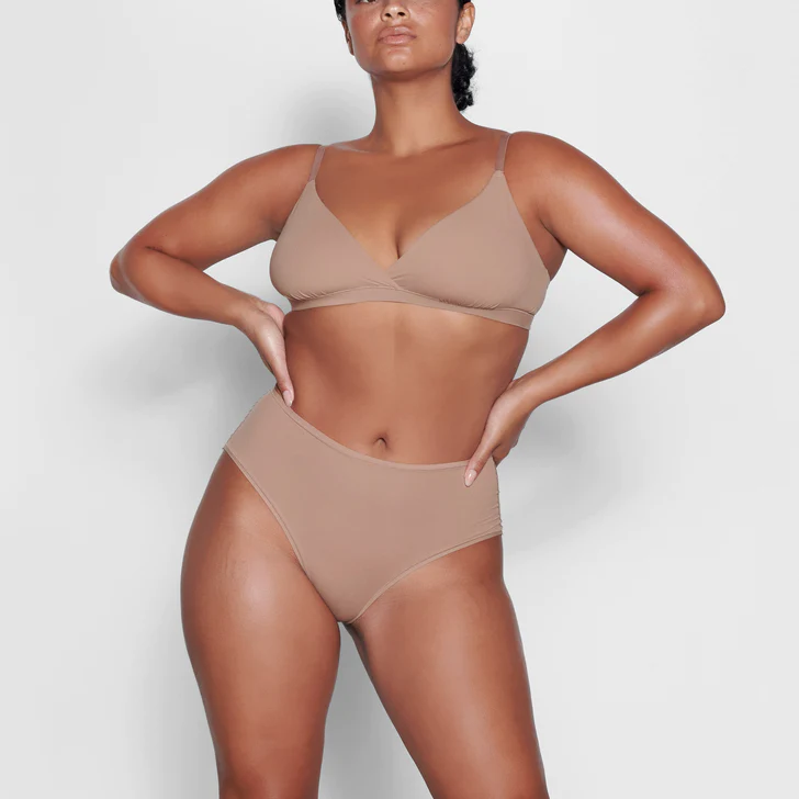fits-everybody-crossover-bralette-sienna