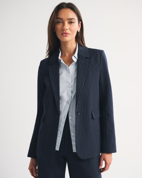 Model wearing the Abercrombie & Fitch Classic Suiting Blazer in navy pinstripe colour